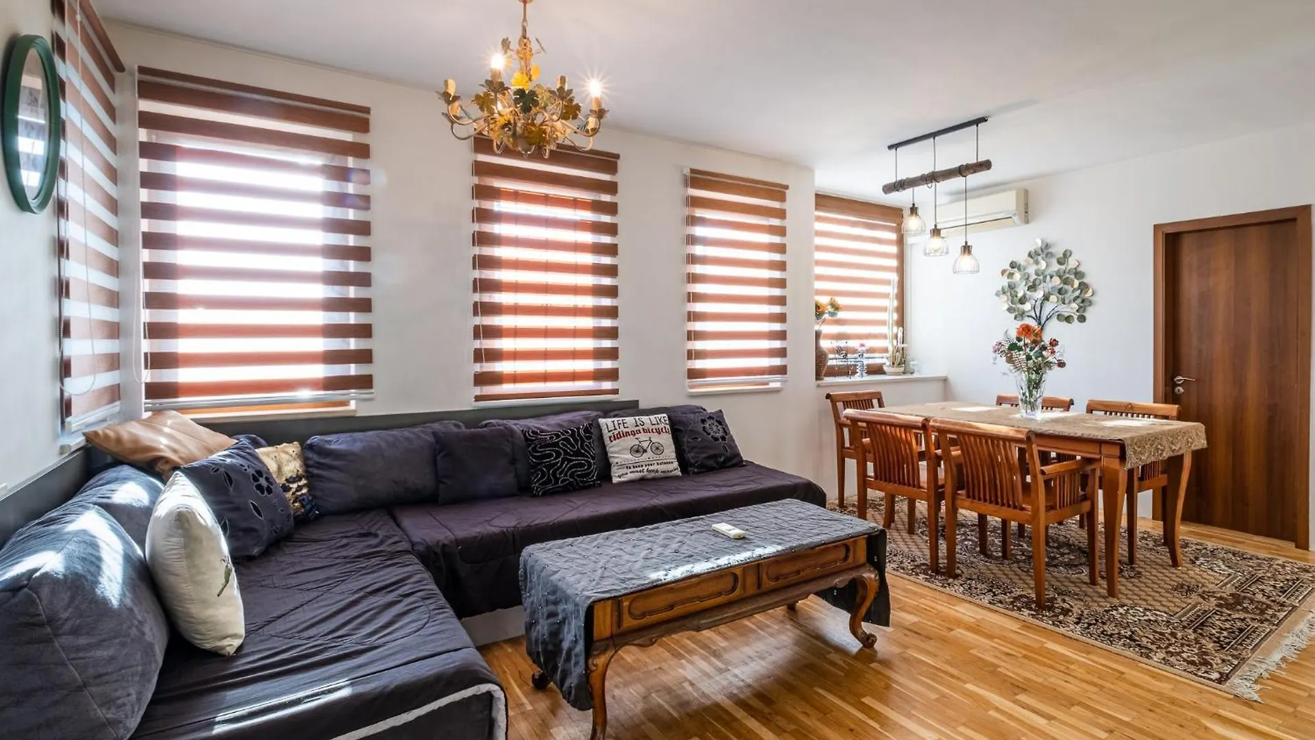Roman Thermae 2Bdrm Sunny Apartment Varna