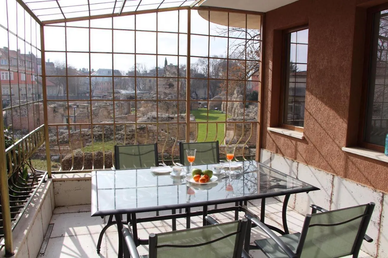 Roman Thermae 2Bdrm Sunny Apartment Varna