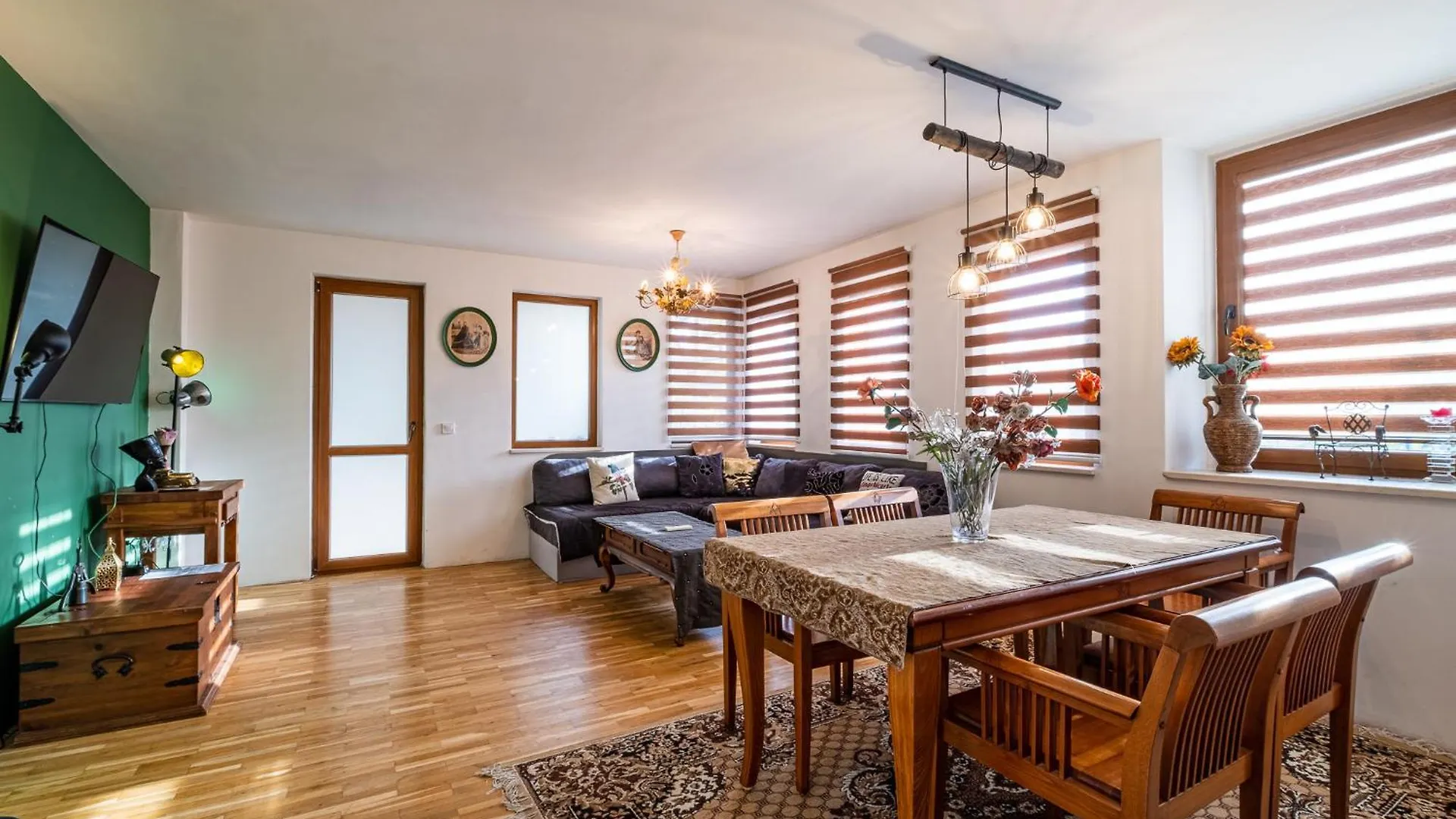Roman Thermae 2Bdrm Sunny Apartment Varna