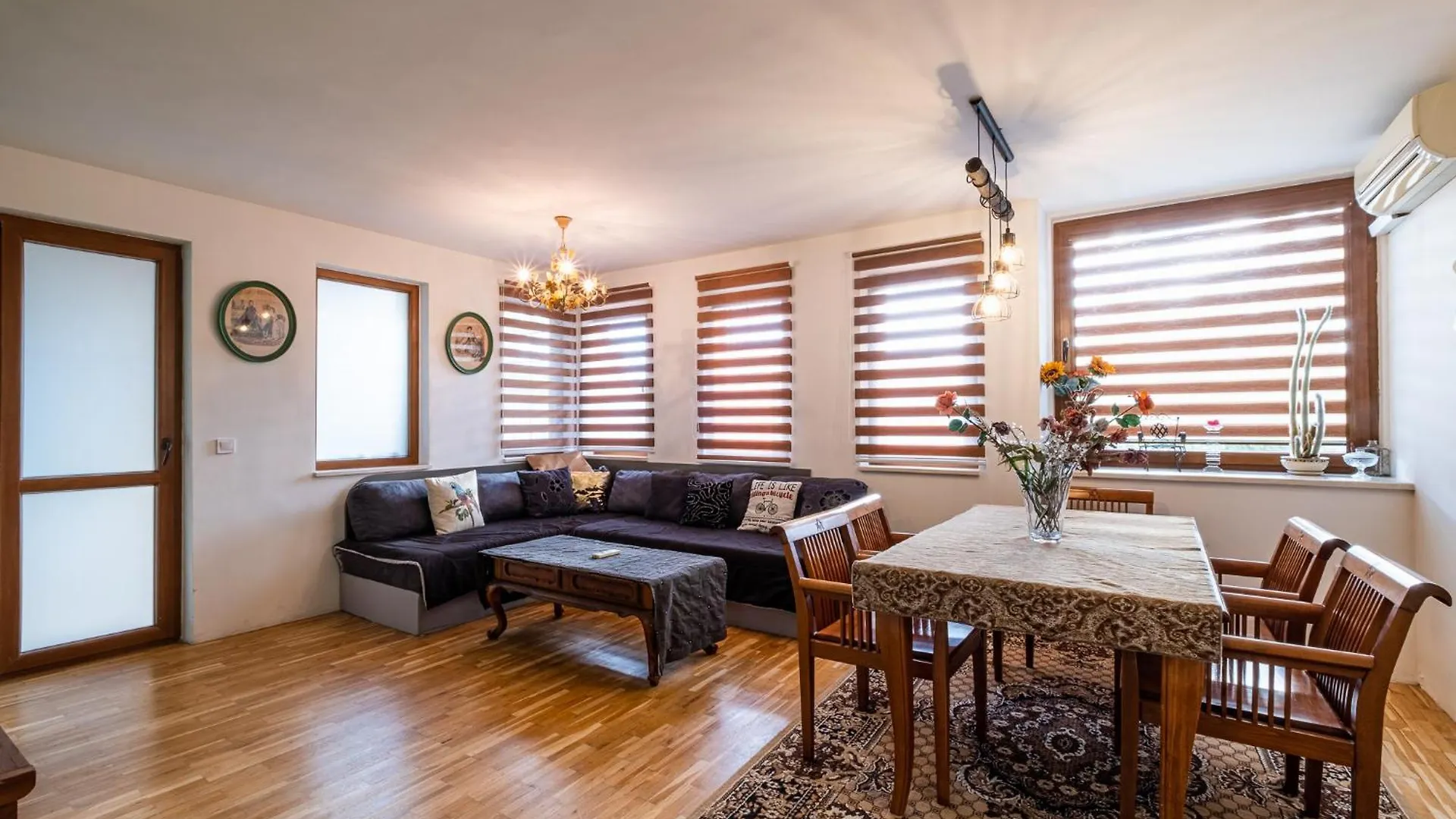Roman Thermae 2Bdrm Sunny Apartment Varna