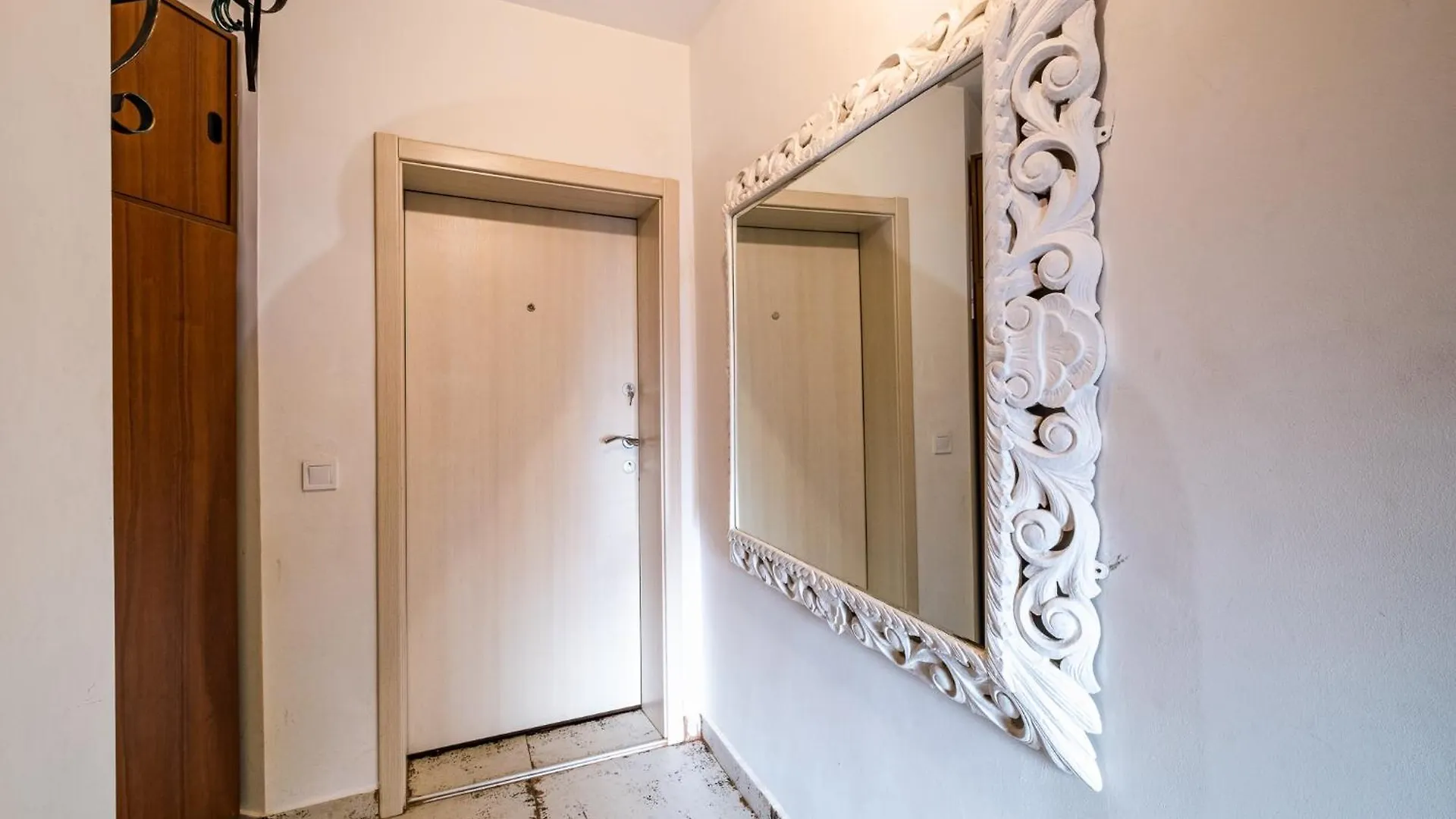 Roman Thermae 2Bdrm Sunny Apartment Varna