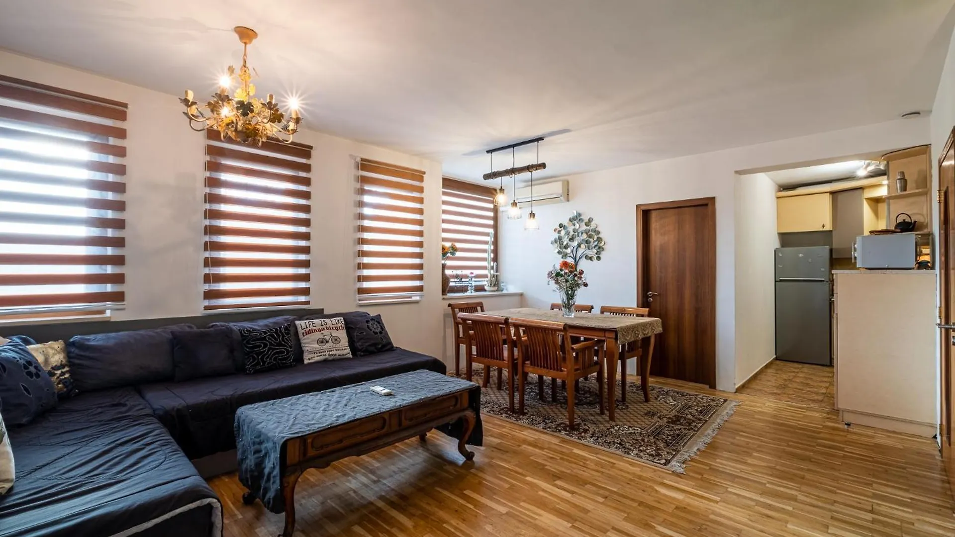 Roman Thermae 2Bdrm Sunny Apartment Varna