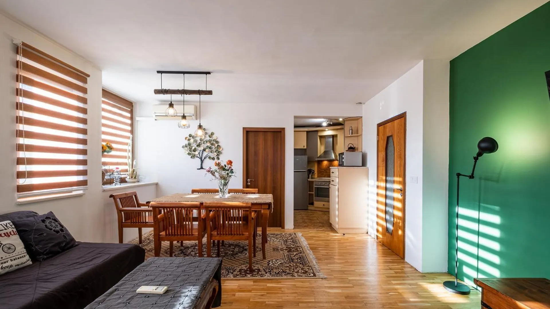 Roman Thermae 2Bdrm Sunny Apartment Varna